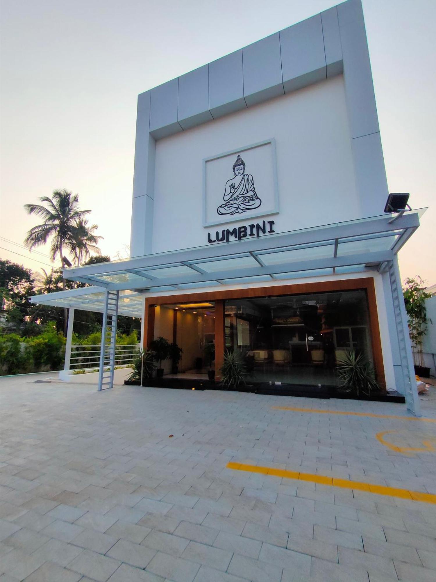 Lumbini Supreme Hotel Thrissur Exterior photo